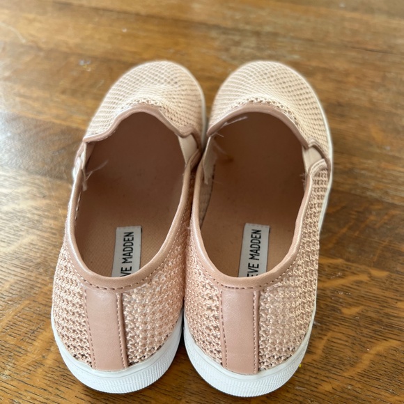 Steve Madden slip ons - Picture 4 of 4